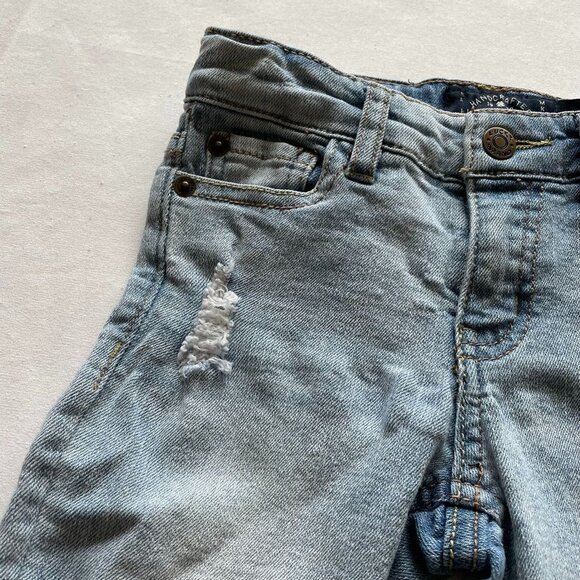 Lucky Brand Light Wash Distressed Jeans size 4/5 - Picture 3 of 8